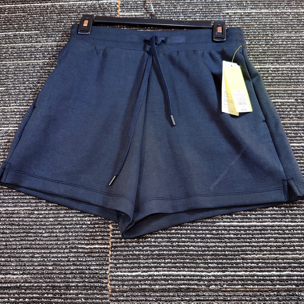 All in Motion Airy Sleek Shorts Women S NWT Black High Rise Athletic
